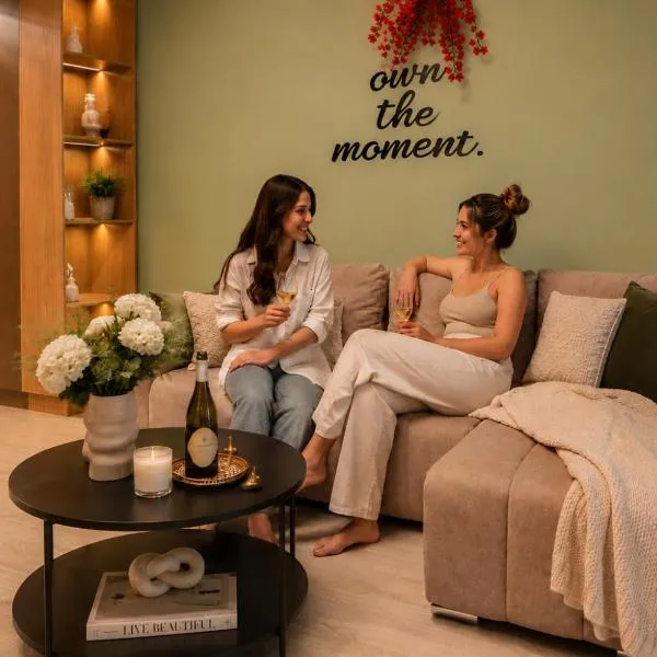 Own the Moment by Blvd 41B7 - Free Parking: Voluntari şehrinde bir otel