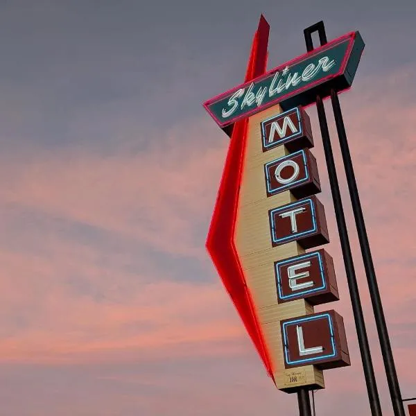 Skyliner Motel, khách sạn ở Stroud