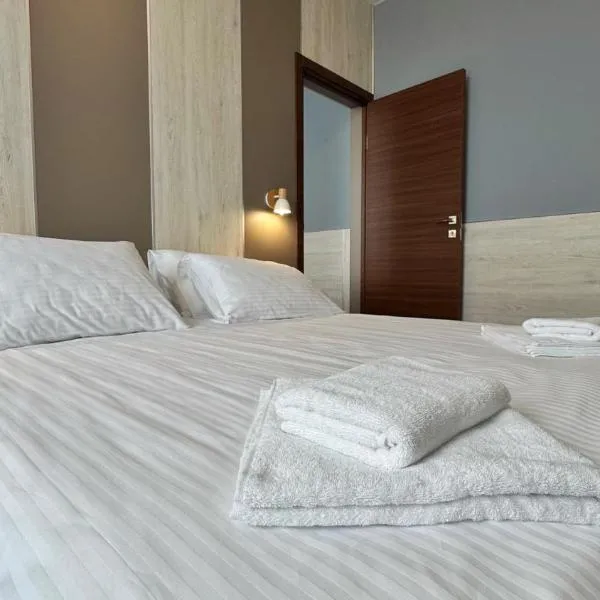 Готель Тиса-Закарпаття 365, hotel en Bushtyno
