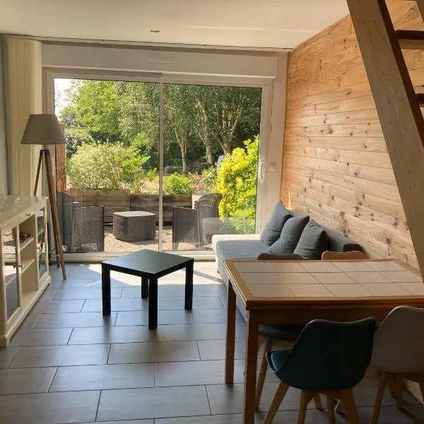 Gîte de Kermoal-Maison 2 chambres, khách sạn ở Poullan-sur-Mer