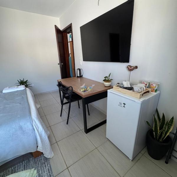 Suíte Passarinhos - Confortável e com garagem, no charmoso Bairro de Santa Felicidade - Foto 5