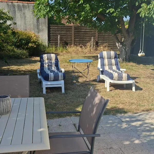 Studio au calme sur jardin, hotel in Saint-Sulpice-de-Royan