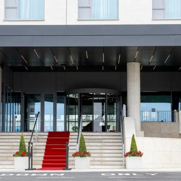 Radisson RED Galway, hotel din Galway