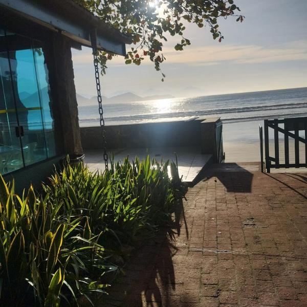 Toninhas Pé na Areia, Piscina, Lazer, Família