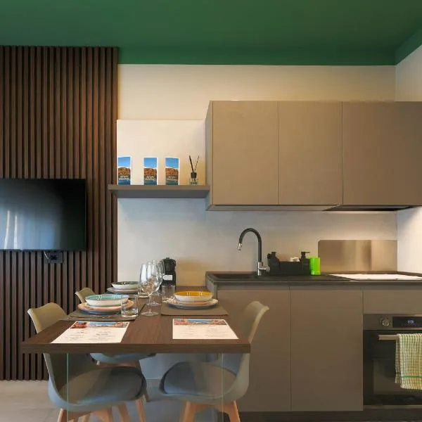 Malecón Modern Apartment in Center, hotel v destinácii Domodossola