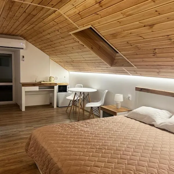 Lukas Hotel, hotell i Muravitsa