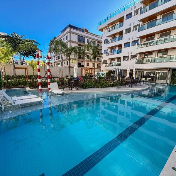 A 100m da Praia do Forte- 3 quartos, piscina, churrasqueira privativa, garagem e portaria 24h