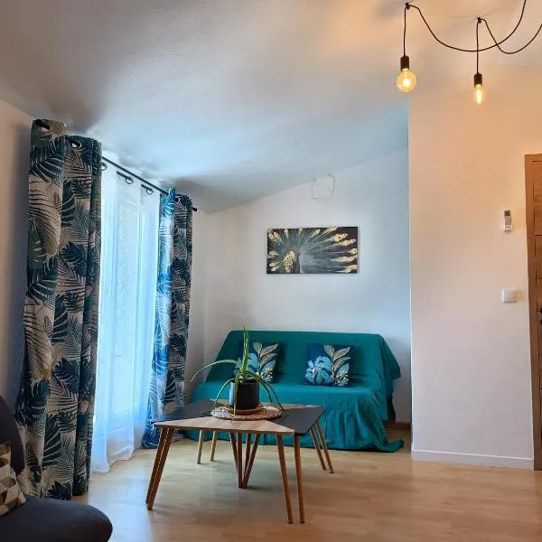 Le Petit d'Aquí appartement d'hôtes - 15 minutes de la mer, hotelli kohteessa Montblanc