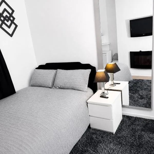 Located in London, next to Forest Hill train station , Studio Apartment nice relaxing chill spot, hotel v destinácii Forest Hill