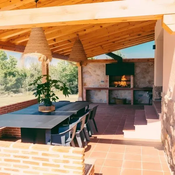 Casa Rural Torrecaballeros-Segovia โรงแรมในตอร์เรกาบาเญโรส