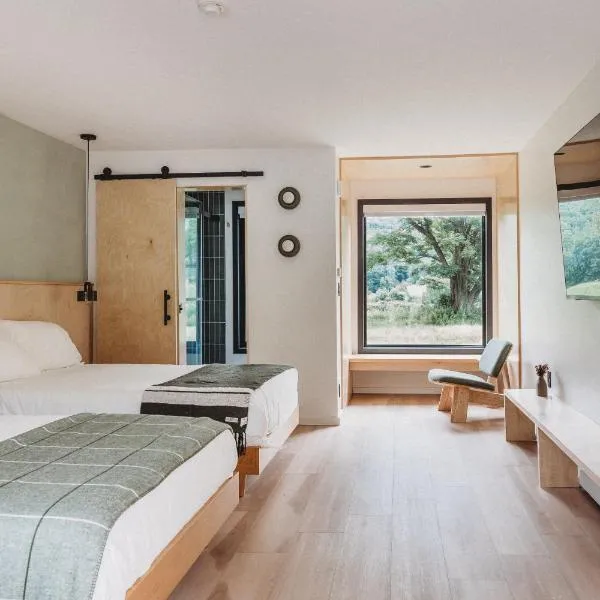 Otherland Hotel, hôtel à Newfane