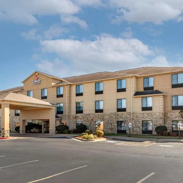 Viesnīca Comfort Inn & Suites Russellville I-40 pilsētā Raselvila