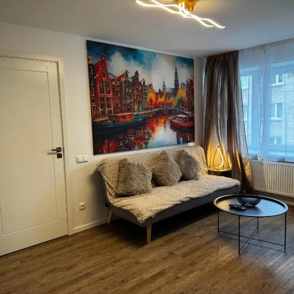 Amstel LUX, hotel en Narva