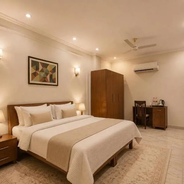 Hotel Heaven Silk 108, Near Galleria Market & Phase I Metro, hotell i Gurgaon