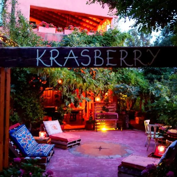 Krasberry Ježev brlog, hotel a Komen
