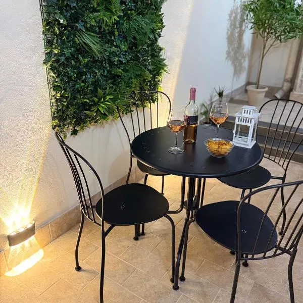 Cortile Etneo - Apartment, отель в городе Мистербьянко
