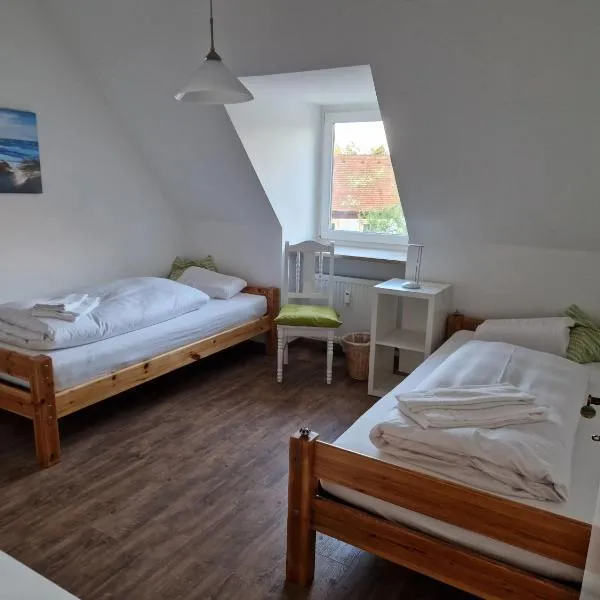 Smoke and Flame, Cafe-Pension am Tor, 14 qm Zweibettzimmer, hotell sihtkohas Rottenbuch