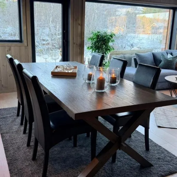 New cozy mountain cabin at Hovden Ski-in Ski-out، فندق في بيكله