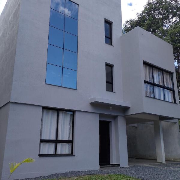 Casa COMPLETA em Mariscal à 5 minutos da Praia