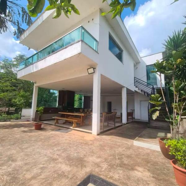 Country House with Pool in a Quiet Condominium