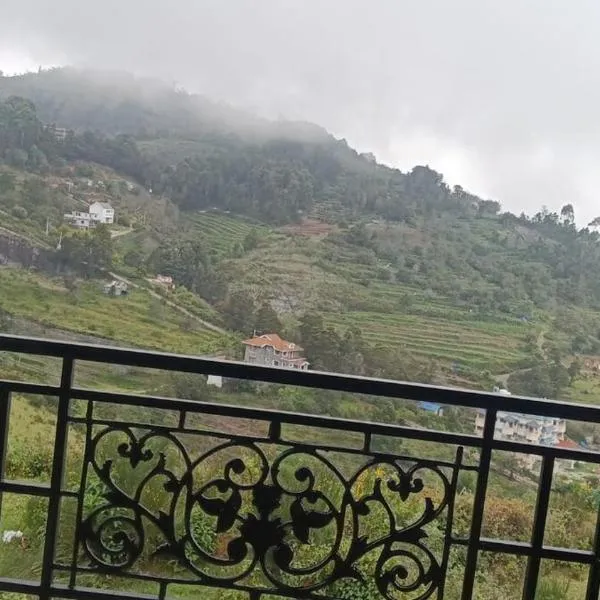 close2heaven 3 BHK with a paid full option kitchen, hotel em Kodaikanal