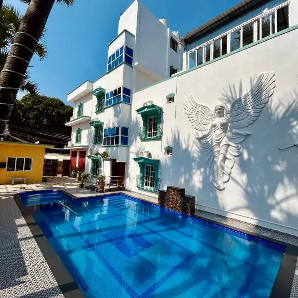 LuXus Resort & Swimming Pool, hotel v mestu Pondicherry