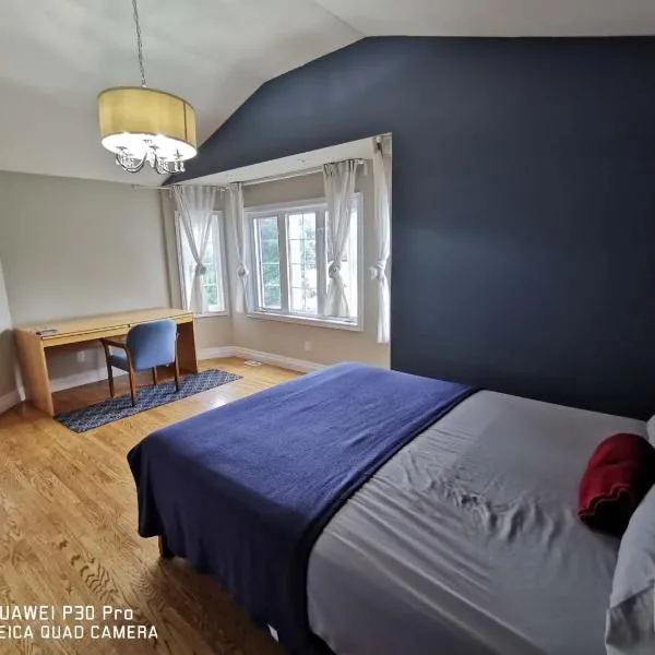 Yonge Sheppard Subway Nearby Private Room โรงแรมในโตรอนโต