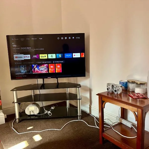 1 Bed & Breakfast West Brom, Hotel in West Bromwich
