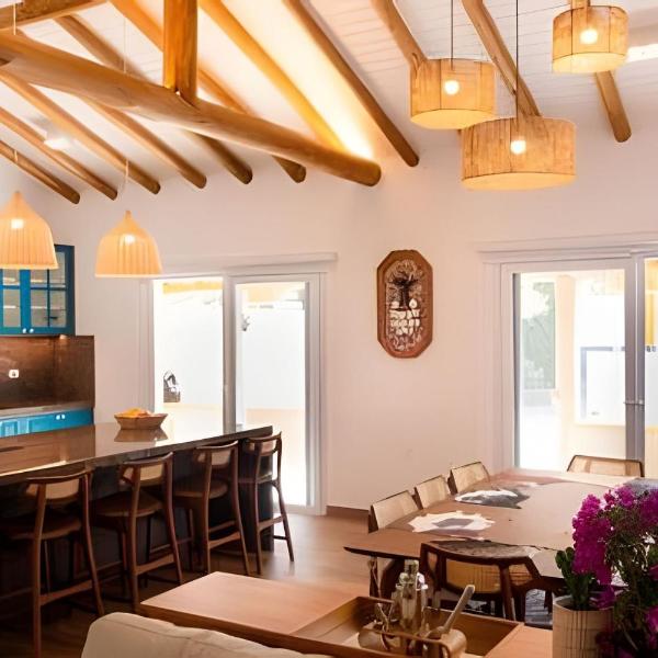 Casa da Praça | 4 Suítes. Caminhe p/ Restaurantes
