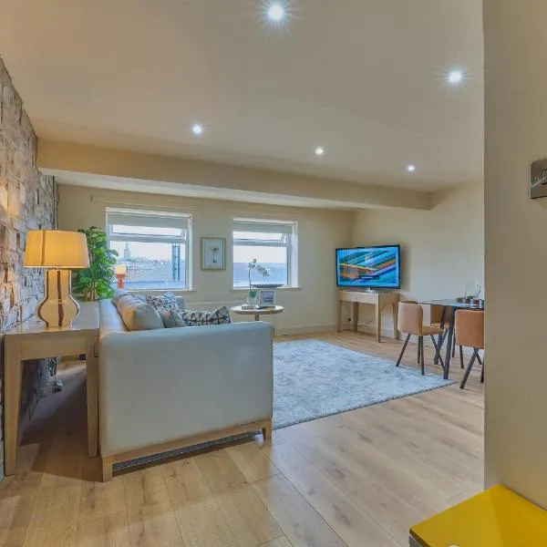 City View Suites 33a: Derry Londonderry şehrinde bir otel