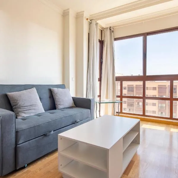 Piso Exclusivo con Piscina y Atención 24h - IFEMA y Aeropuerto, hotel a Madrid