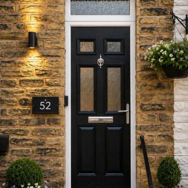Delightful 2 bed town centre house, sleeps 4, khách sạn ở Barnsley