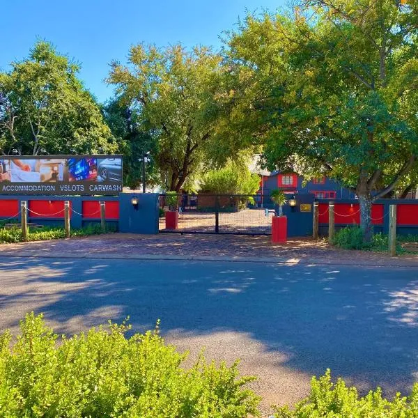 Echo Mountain Inn, hotel u gradu Tabazimbi