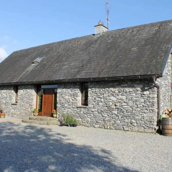 Beautiful Stone Riverside Retreat Galway, hotel u gradu Golvej