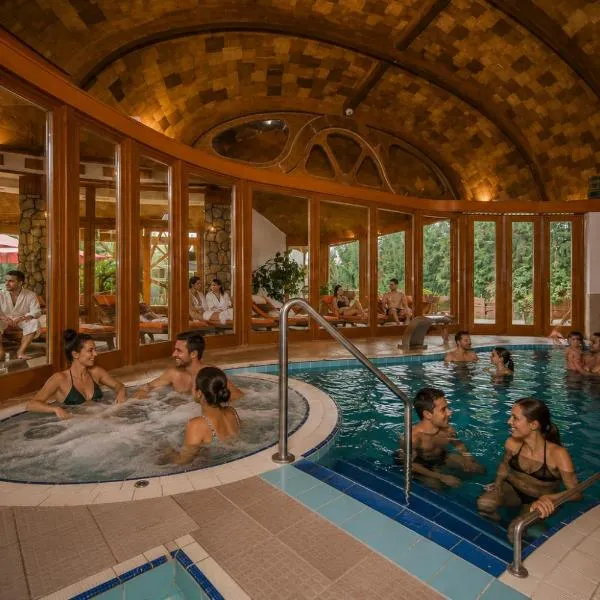 Hotel Piroska, хотел в Бюк