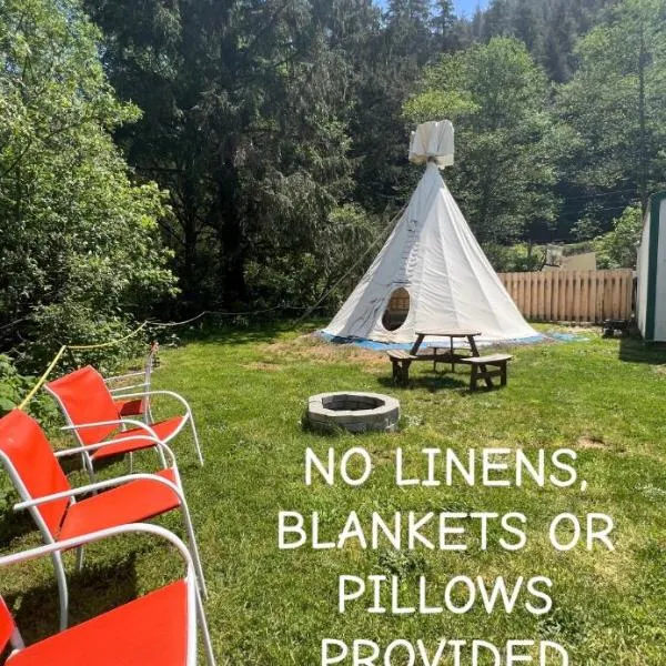 22ft authentic Tipi, hotel v destinácii Tillamook