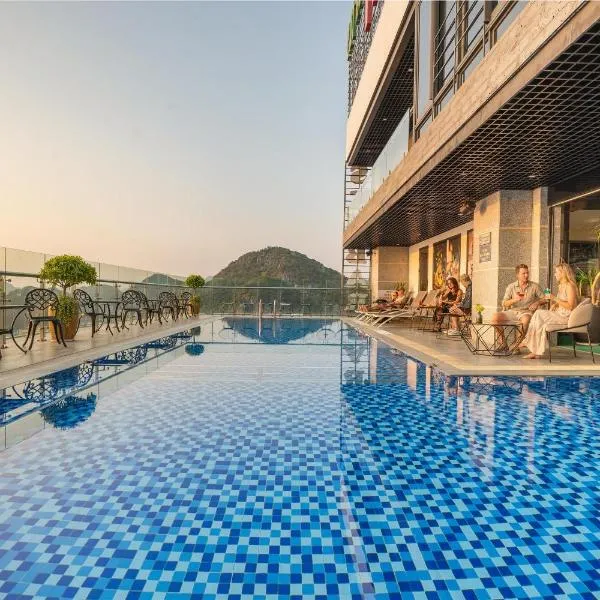 Paradise Legend Cat Ba, hotell i Cat Ba