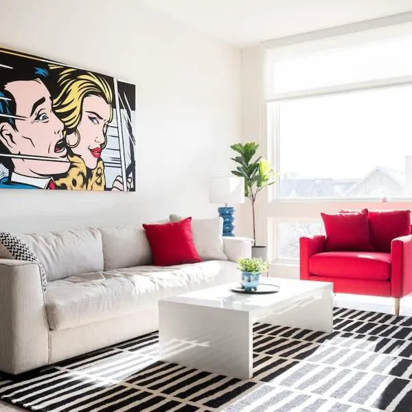 Art-Inspired Loft with Mountain View - Zuni Lofts, hotel a Denver