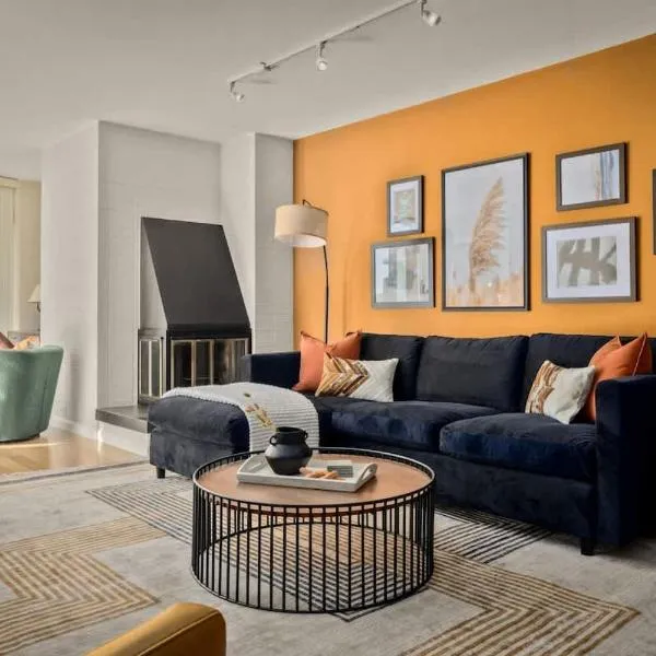Urban Gallery Loft - King Bed - Larimer Square, khách sạn ở Denver