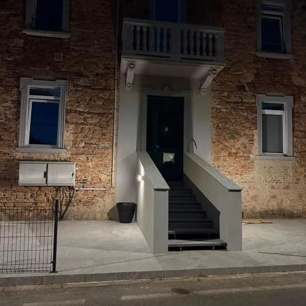 B&B La Palma - Free Private Parking2, hotel di Porto Ceresio