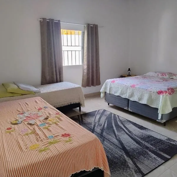Microcasa espaçosa e acolhedora, hotel in Caraguatatuba
