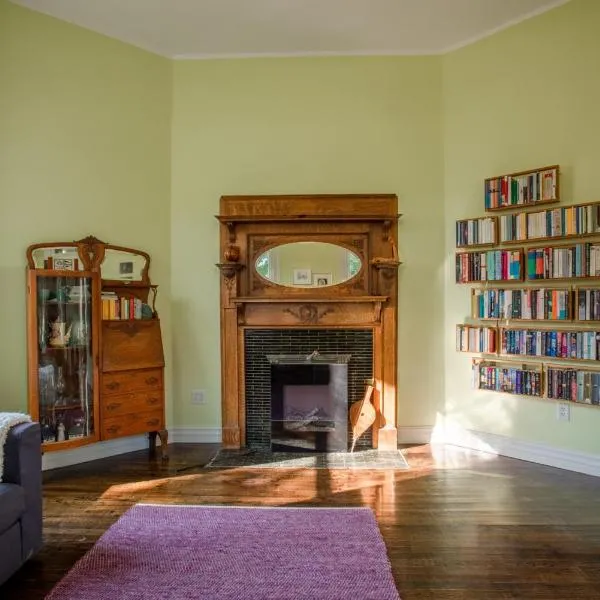 Kid-Friendly Stay with Backyard: Long Stays, hotel en Salt Lake City