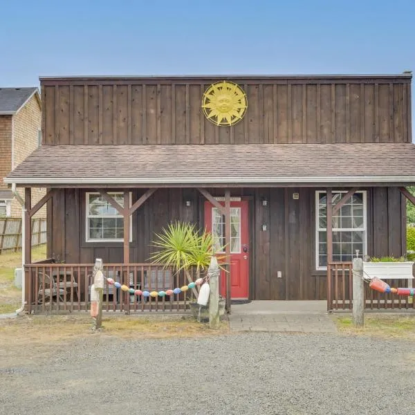 Cute Studio Cabin Steps to Long Beach Boardwalk, hotel in Long Beach
