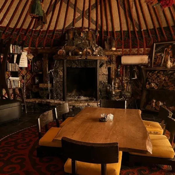Ak-Tengir Yurt Resort, ξενοδοχείο σε Tosor