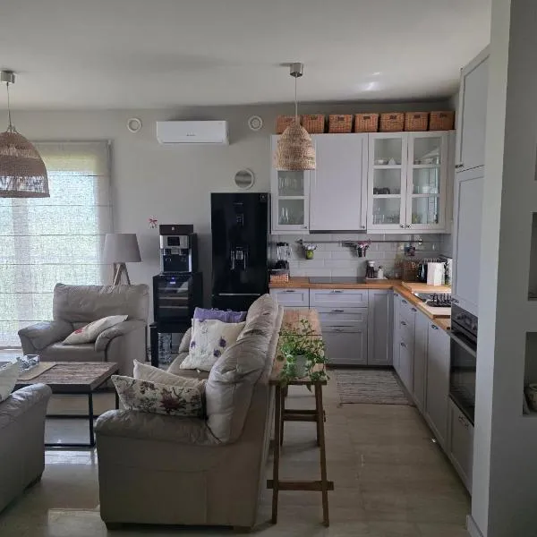 ApartGolf Sobienie Królewskie, hotel sa Sobienie Szlacheckie