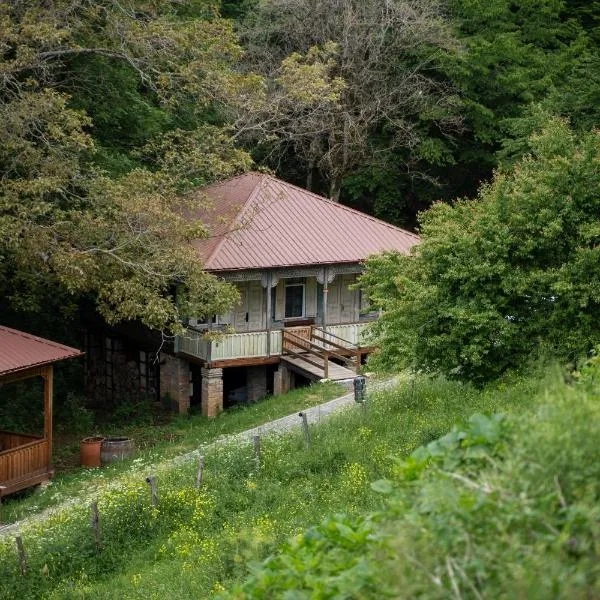 Kiketi Farm Hotels, hotel i Kiketʼi