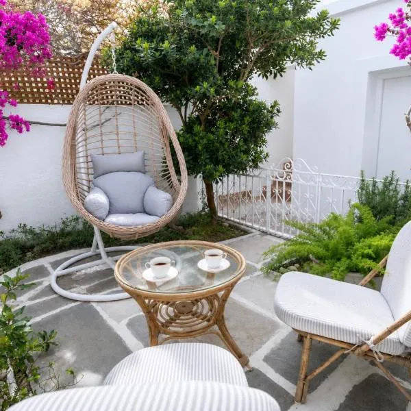 Neoclassical Mansion in Andros Town by Explore Andros, hotell i Andros