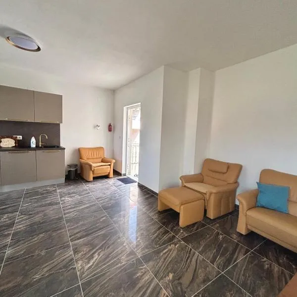 Apartment Antonella, хотел в Стариград-Пакленица