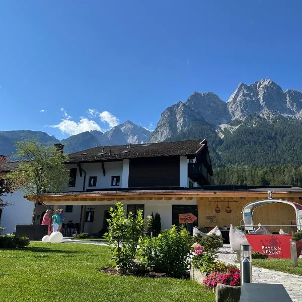 Bayern Resort Hotel - Adults only - mit Zugspitzblick - Eibsee-Nähe - Wellnessbereich - Naturpool im Sommer, hotel sa Grainau