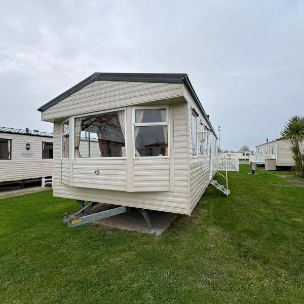 R and J Marine Rhyl, Hotel in Rhyl